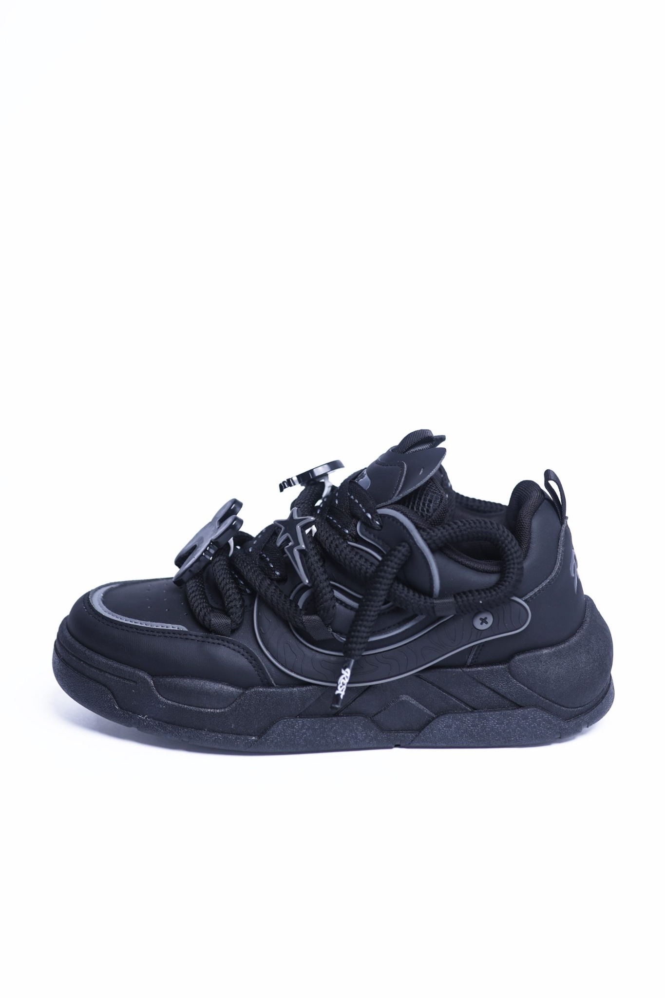 Sneaker Black Line
